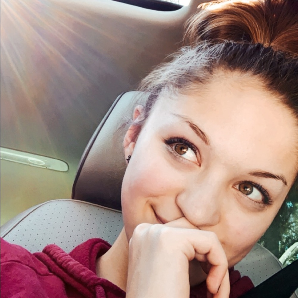 Meet your Posher, Kayla